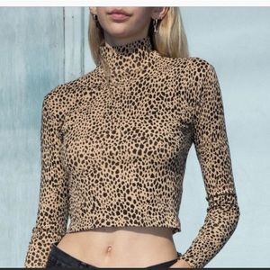 Rare Brandy Melville Daniela Cheetah Print Long Sleeve Turtleneck Crop Top OS